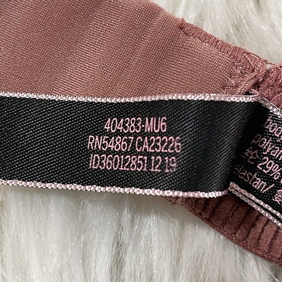 VICTORIA’S SECRET Incredible Lightweight Max Support Plunge Sport Bra Size 36DDD - Picture 6 of 10